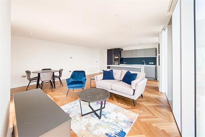 2 Bedroom Apartment To Rent In East Tower, Owen Street, M15