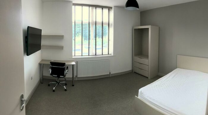 6 Bedroom House To Rent In Rectory Place, Loughborough, LE11