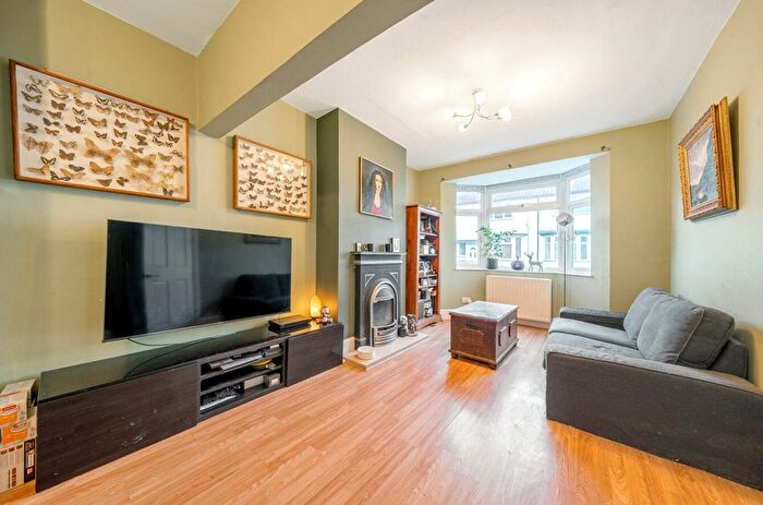 3 Bedroom Terraced House For Sale In Arthur Street, Bushey, Hertfordshire, WD23