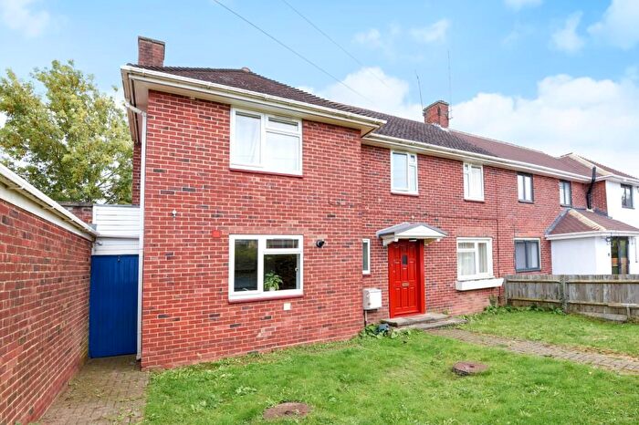 3 Bedroom Semi-Detached House To Rent In Harcourt Road, Bushey, WD23