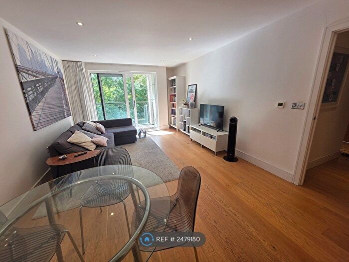 2 Bedroom Flat To Rent In Downhall Road, Kingston Upon Thames, KT2