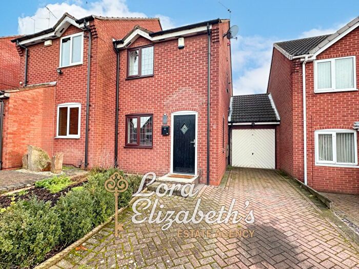2 Bedroom Semi Detached House For Sale In Mountview Close, Mansfield, Nottinghamshire, NG18