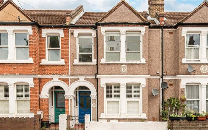 1 Bedroom Flat For Sale In Overcliff Road, Ladywell, SE13