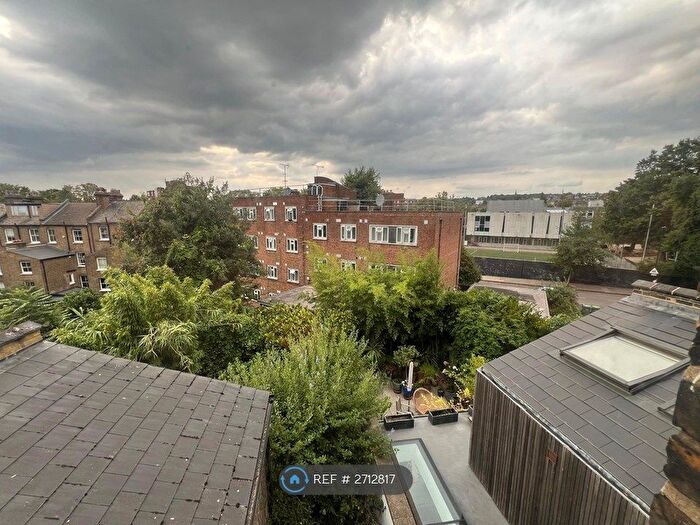 Studio To Rent In Oakford Road, London, NW5