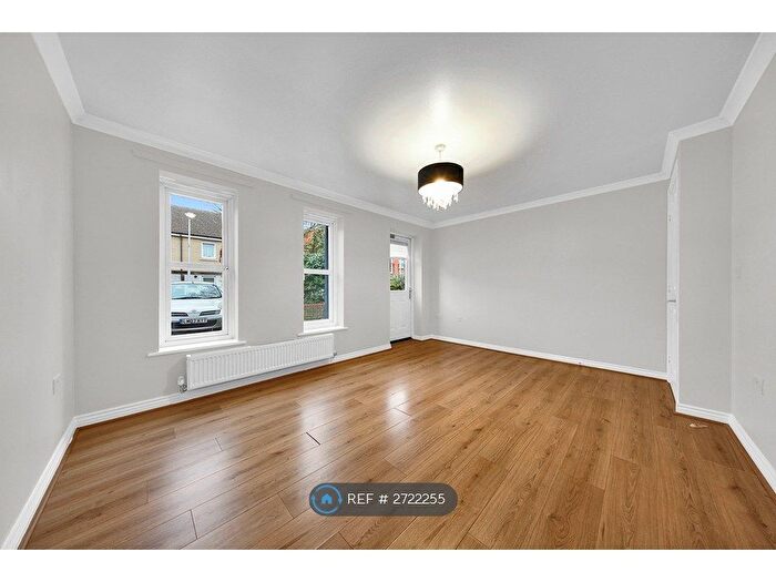 2 Bedroom Flat To Rent In Sudbury Court, Chadwell Heath, Romford, RM6