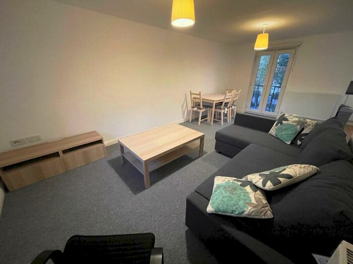 2 Bedroom Apartment To Rent In Waun Ddyfal, Cardiff, CF14