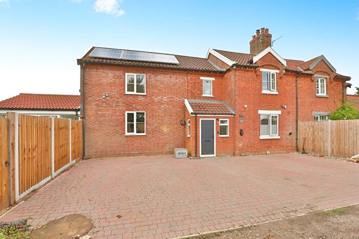 4 Bedroom Cottage For Sale In King Row, Shipdham, Thetford, IP25