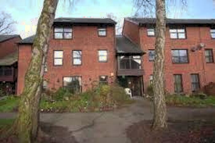2 Bedroom Flat To Rent In Gosforth Place, Chester, Cheshire, CH2