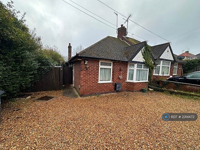 4 Bedroom Semi-Detached House To Rent In Parkfield Crescent, Northampton, NN4