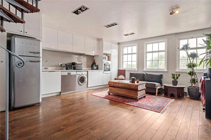 2 Bedroom Penthouse For Sale In Bramshaw Road, London, E9