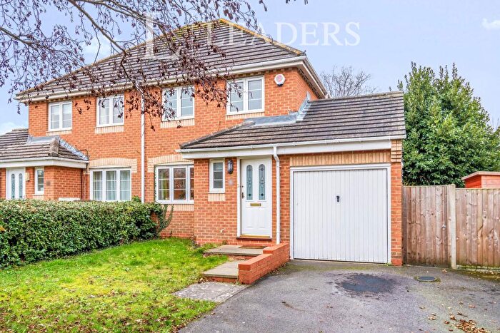 3 Bedroom Semi-Detached House To Rent In The Halliards, Fareham, PO16