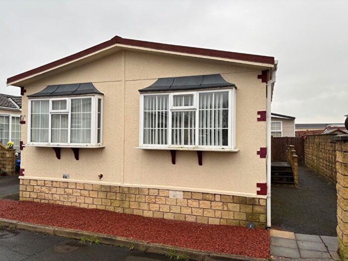2 Bedroom Park Home For Sale In Broadfields Park, Morecambe, Lancashire, LA3
