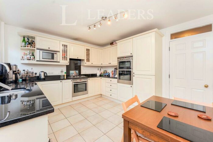 3 Bedroom Town House To Rent In Nicholas Court, Nicholas Mews, CH1