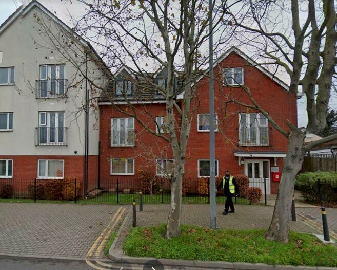 2 Bedroom Flat To Rent In New Road, Rainham, London, RM13