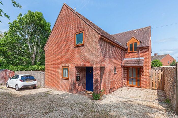 2 Bedroom Semi-Detached House For Sale In Pinnocks Way, Oxford, OX2