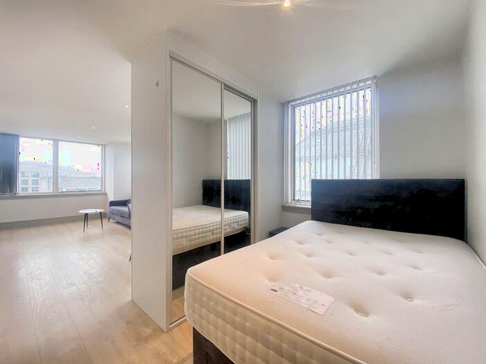 Studio To Rent In Mercantile House, Uxbridge, Greater London, UB8