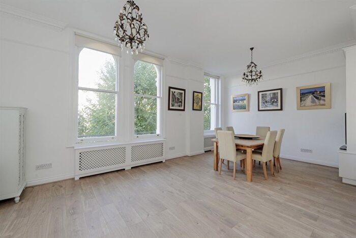 1 Bedroom Flat To Rent In Pembridge Crescent, W11