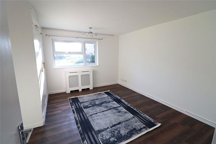 3 Bedroom Flat To Rent In Pocklington Close, London, NW9