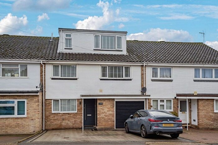 5 Bedroom Property For Sale In Alva Way, Carpenders Park, Watford, WD19