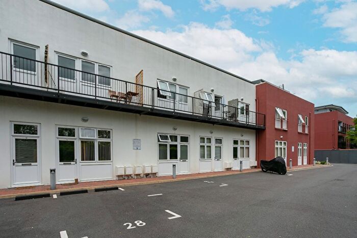 1 Bedroom Flat To Rent In Dwight Road, Watford, Hertfordshire, WD18