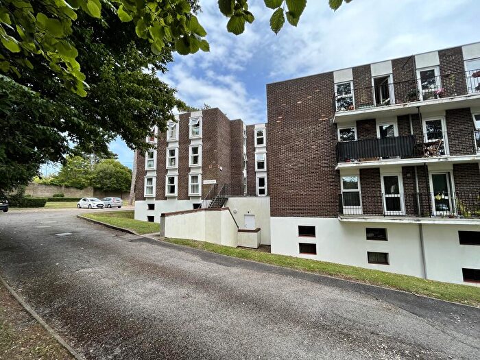 2 Bedroom Apartment To Rent In Cleveland Drive, Fareham, PO14