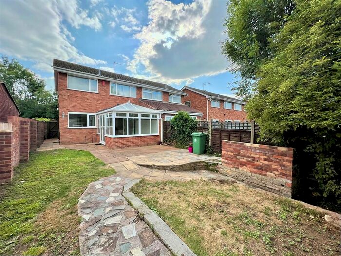 3 Bedroom Semi-Detached House To Rent In Linnet Close, Abbeydale, Gloucester, GL4