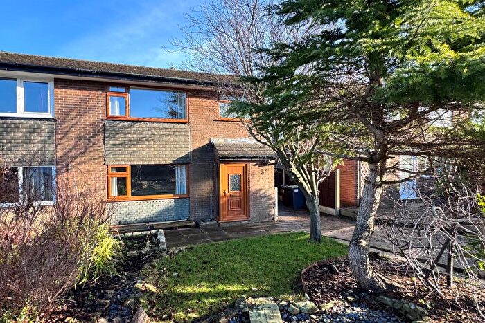 3 Bedroom Semi-Detached House For Sale In Long Lane, Chapel-En-Le-Frith, SK23