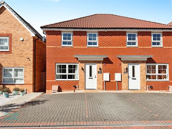 3 Bedroom Semi-Detached House For Sale In Mirabelle Way, Harworth, Doncaster, DN11