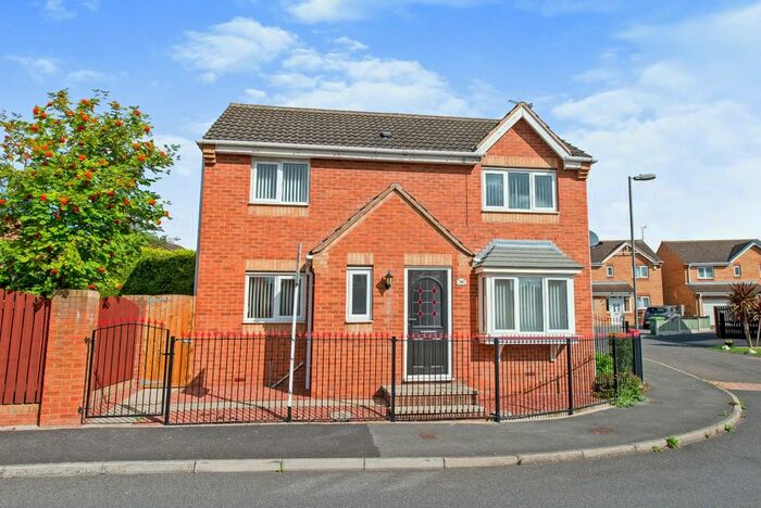 3 Bedroom Detached House To Rent In Kingsley Drive, Castleford, West Yorkshire, WF10