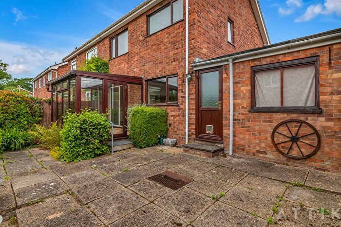 3 Bedroom Semi-Detached House For Sale In Park Walk, Holton, IP19