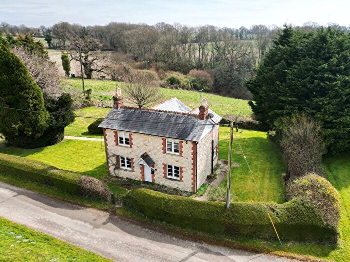 3 Bedroom Detached House For Sale In Hay Place Lane, Binsted, GU34