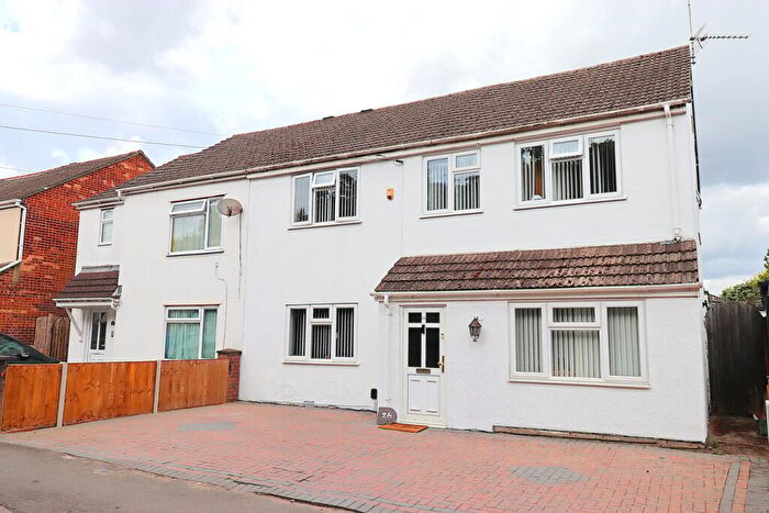 4 Bedroom Semi-Detached House For Sale In Fleet Road, Farnborough, GU14