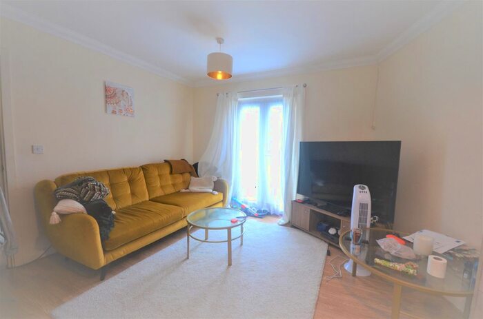 2 Bedroom Terraced House To Rent In Newbury Park, IG2