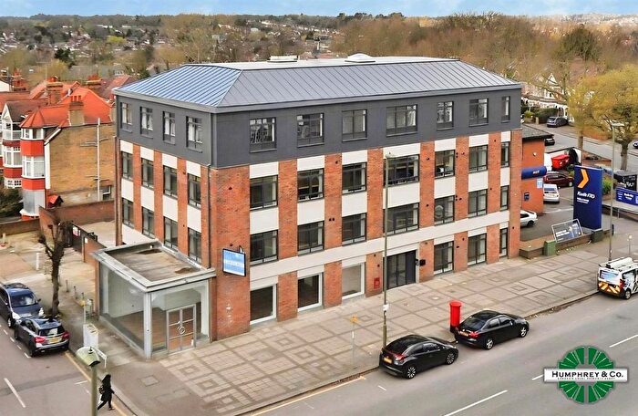 1 Bedroom Flat To Rent In High Road, N12