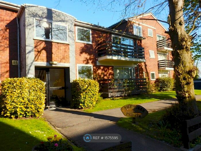 2 Bedroom Flat To Rent In Beulah Hill, London, SE19