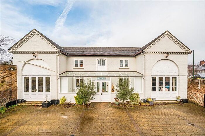 5 Bedroom Detached House For Sale In Twickenham Road, Teddington, TW11
