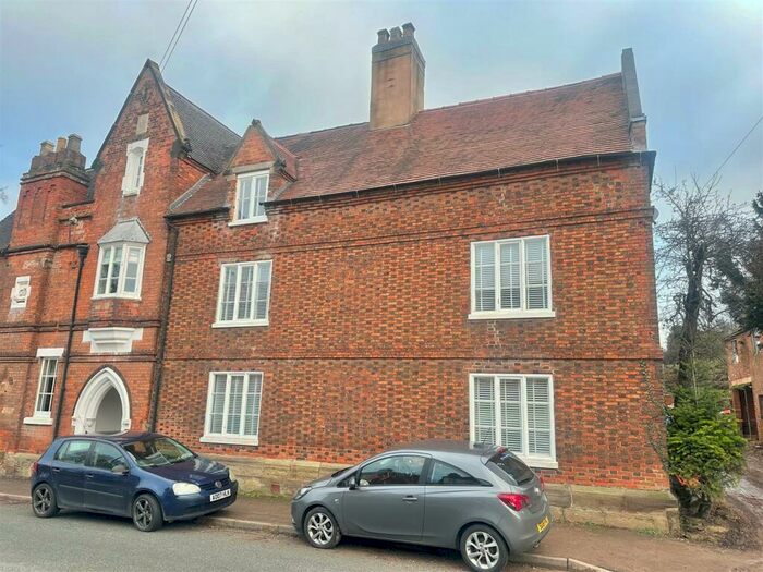 7 Bedroom Detached House To Rent In High Street, Castle Donington, Derby, DE74