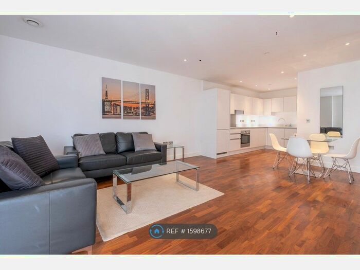 3 Bedroom Flat To Rent In Norman Road, London, SE10