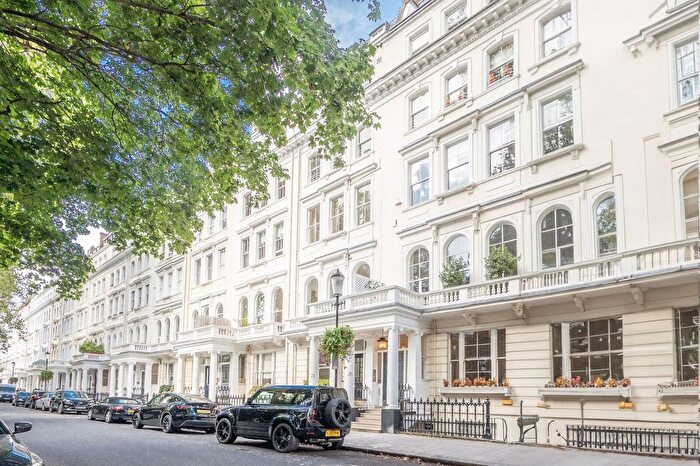 2 Bedroom Flat To Rent In Cornwall Gardens, South Kensington, London, SW7