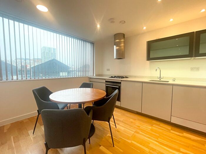 2 Bedroom Flat To Rent In Blackwall Lane, London, SE10