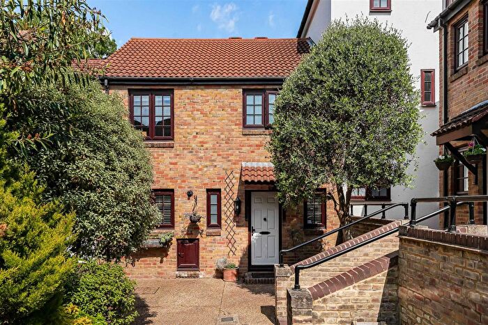 3 Bedroom Terraced House For Sale In The Farthings, Kingston Upon Thames, KT2