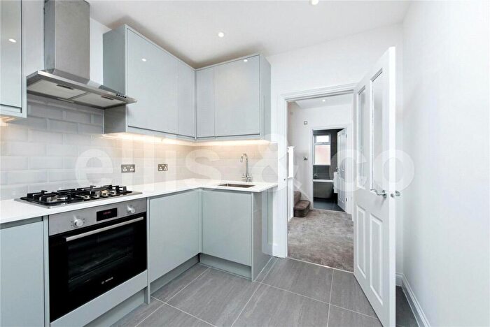 2 Bedroom Apartment To Rent In Sefton Avenue, Mill Hill, London, NW7