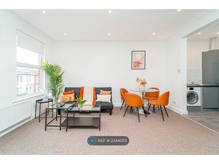 2 Bedroom Flat To Rent In Hermitage Road, London, N4