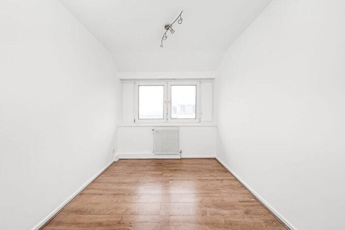 2 Bedroom Flat For Sale In East Surrey Grove, Peckham, SE15