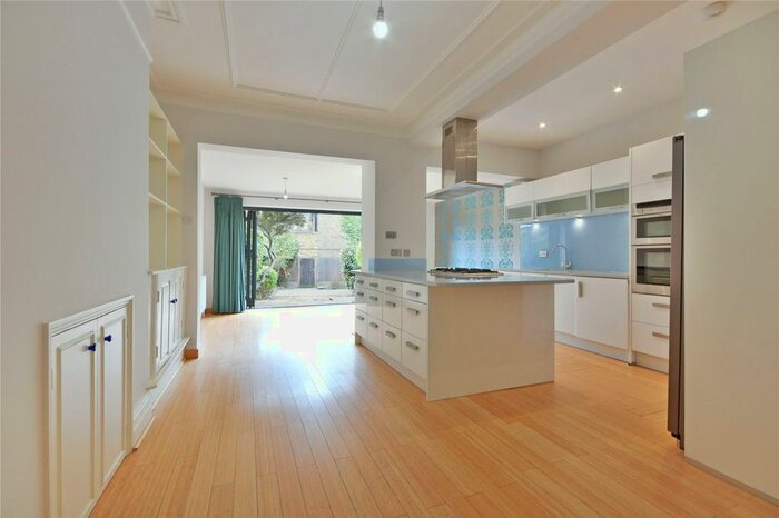 4 Bedroom Terraced House To Rent In Beaconsfield Road, Ealing, W5