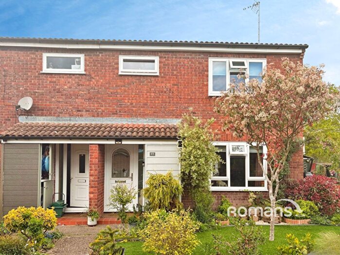 3 Bedroom End Terrace House For Sale In Blaire Park, Yateley, Hampshire, GU46