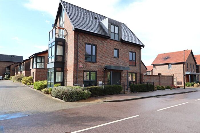 4 Bedroom Detached House For Sale In Abacus Drive, Oakgrove, Milton Keynes, Buckinghamshire, MK10