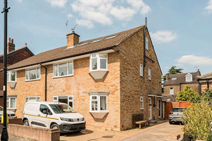 3 Bedroom Flat To Rent In Webster Gardens, Ealing, W5