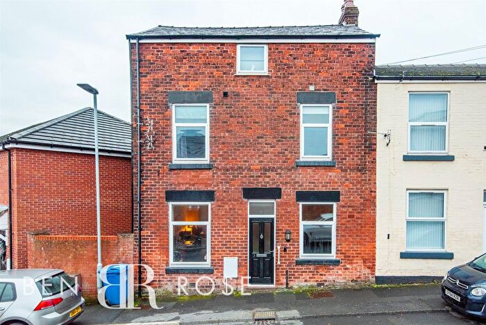 3 Bedroom End Of Terrace House For Sale In Hewitt Street, Leyland, PR25