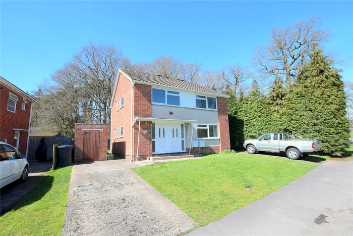 1 Bedroom Maisonette To Rent In West Drive, Calcot Park, Reading, Berkshire, RG31